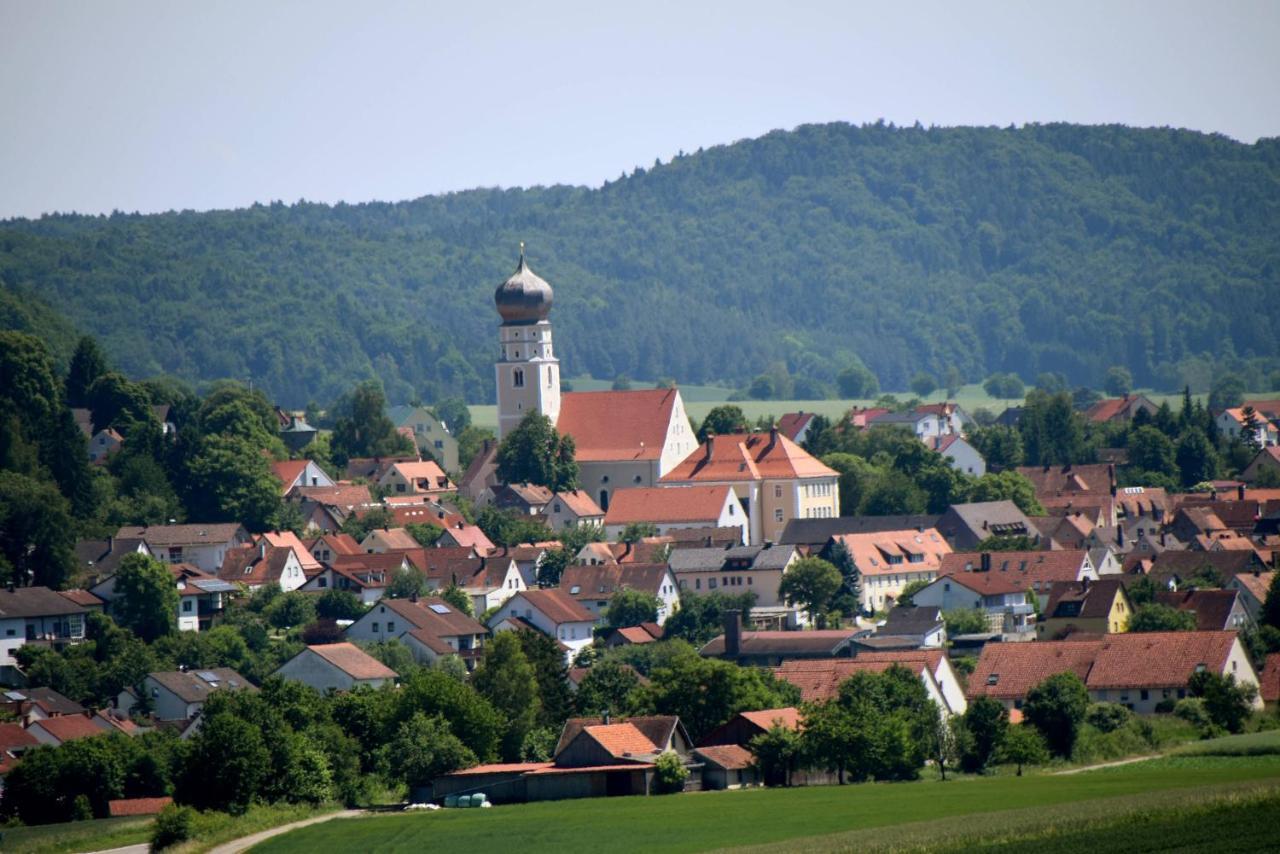 Hotel Gasthof Zum Loewen Velburg Εξωτερικό φωτογραφία