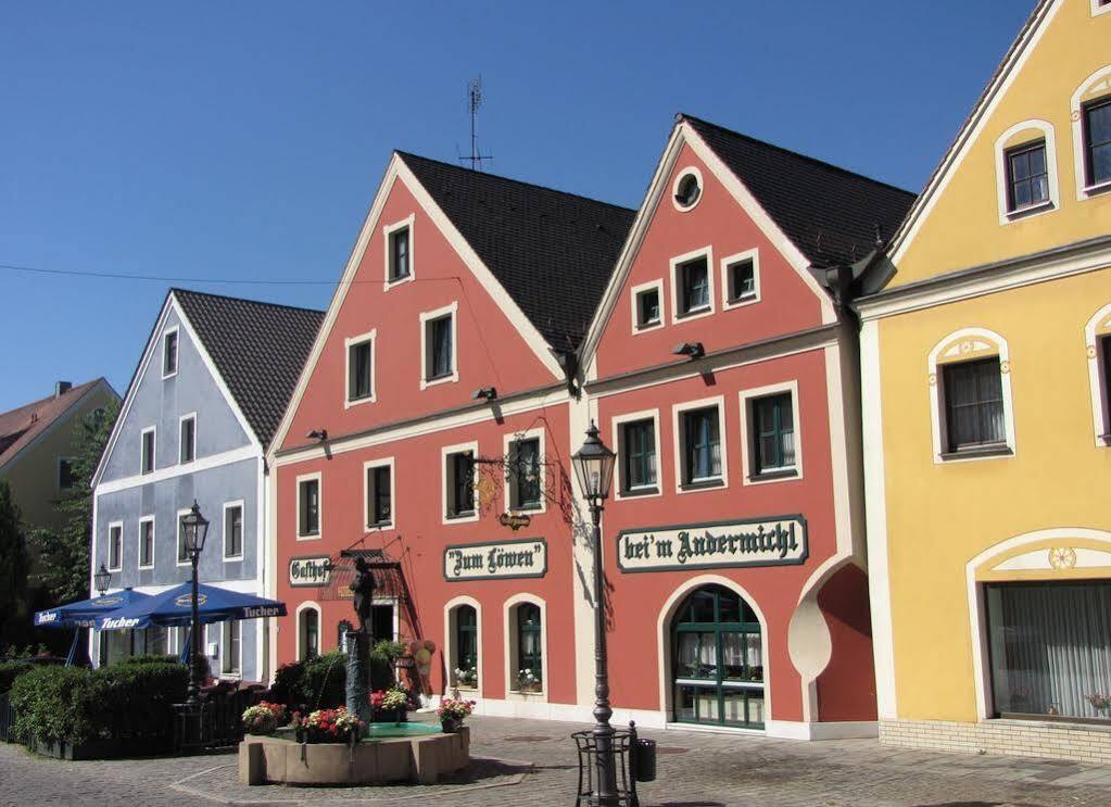 Hotel Gasthof Zum Loewen Velburg Εξωτερικό φωτογραφία